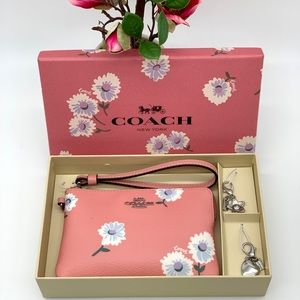 Coach Daisy Print Wristlet